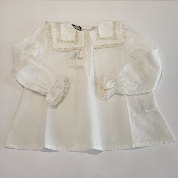 Conjunto de blusa plumeti y braga volantes de La Martinica